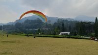 gantole Paralayang puncak