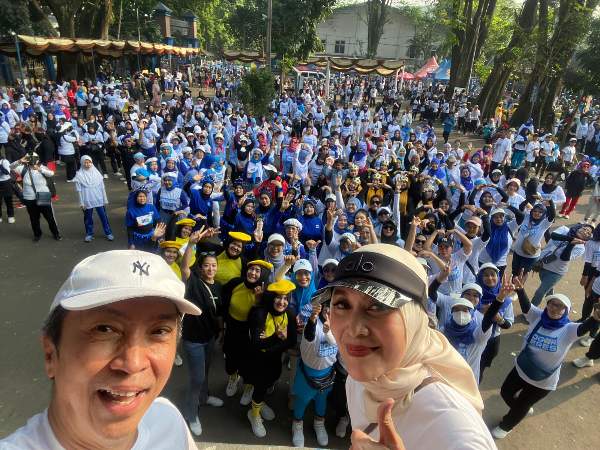 Ribuan Warga Kota Bogor, Ikut Senam Asyik Bareng Kang Dedie